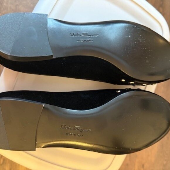 Ferragamo Flats Size 8 - Picture 2 of 3